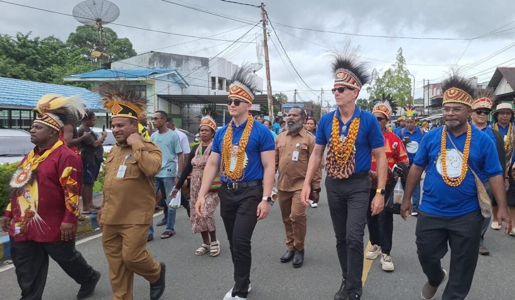 Meriah dan Penuh Khidmat, Ribuan Orang Ramaikan Pawai Karnaval HUT PI ke – 170 di Manokwari