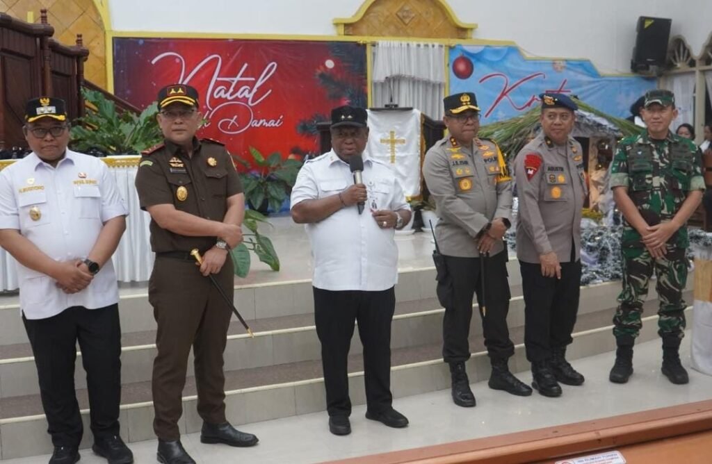 Kapolda, Forkopimda Papua Barat dan Tim Asistensi Mabes Polri Tinjau Pengamanan Ibadah Nataru 2025/2026 di Manokwari